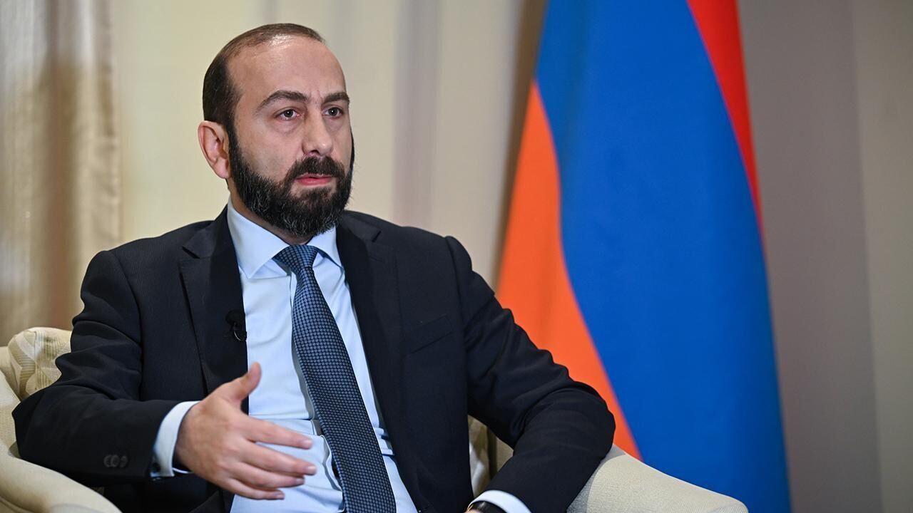 Ermənistan: Rusiya rəsmiləri və mediası suverenliyimizə hörmət etməlidir